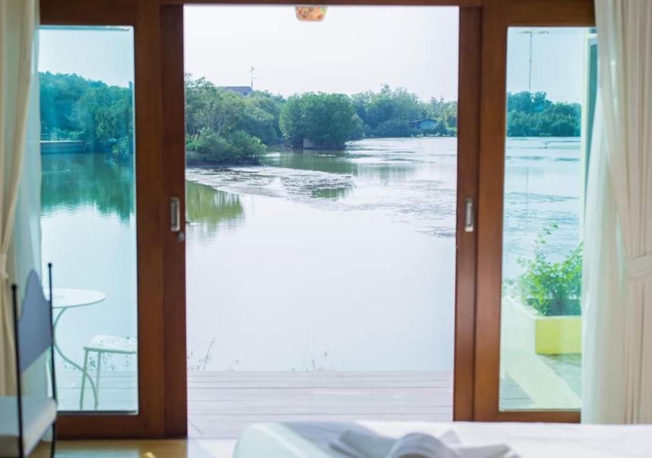Baan Talay See Cream Resort Samut Songkhram Exterior photo