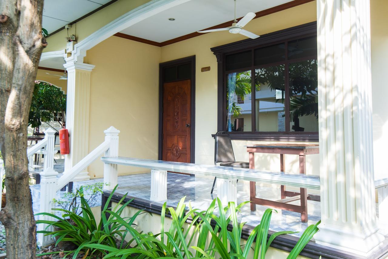 Baan Talay See Cream Resort Samut Songkhram Exterior photo