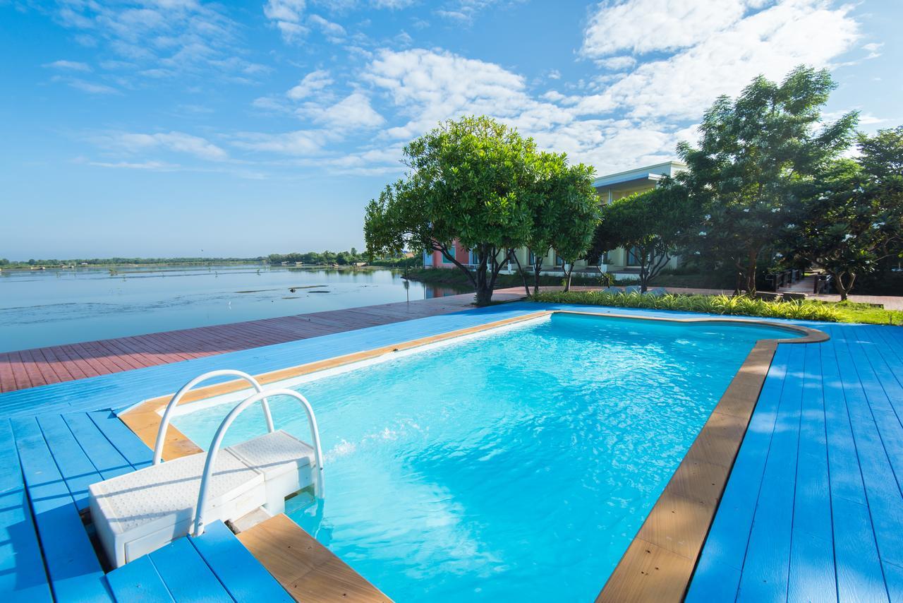 Baan Talay See Cream Resort Samut Songkhram Exterior photo